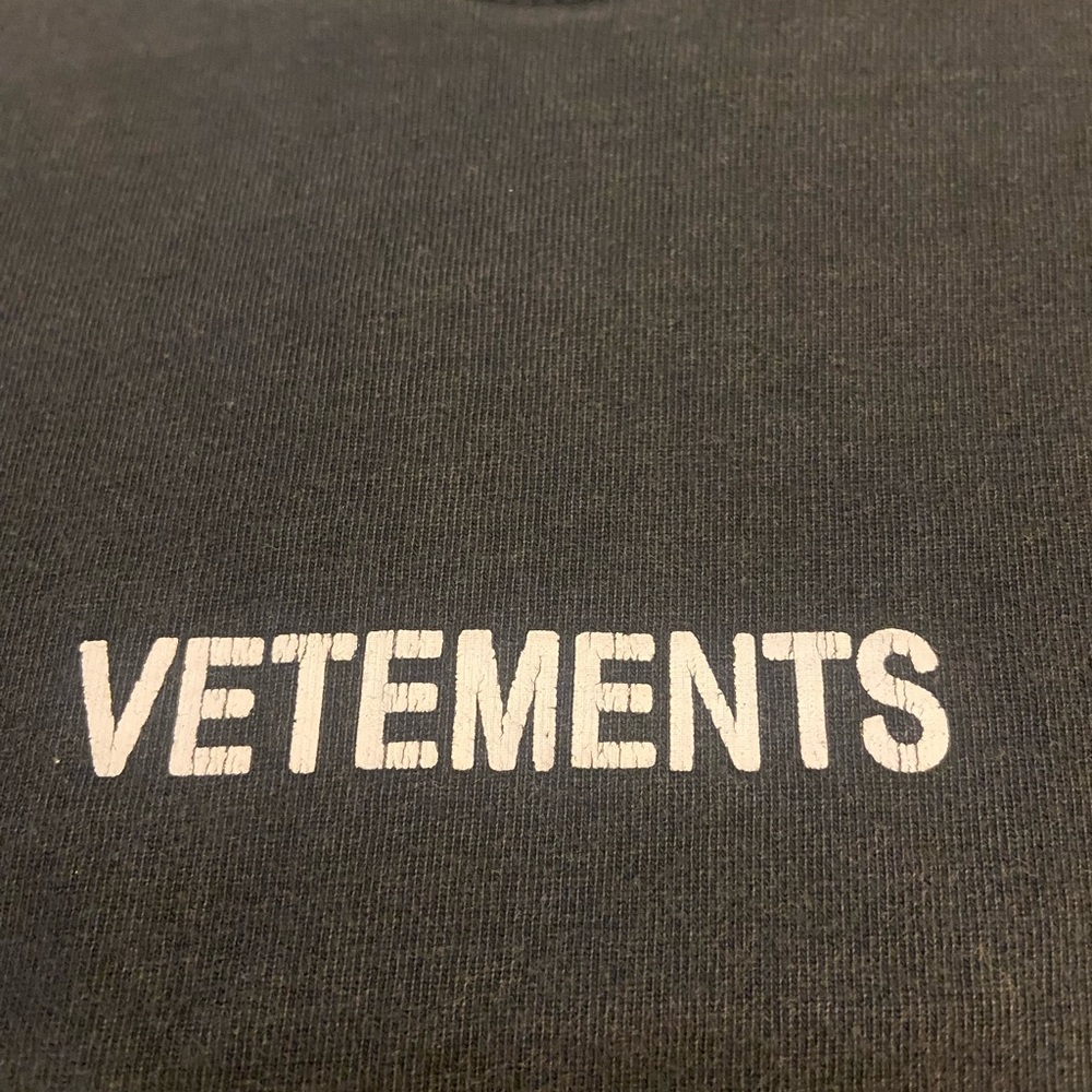 Vetements Charcoal Tee with White Logo - Picture 4 of 8